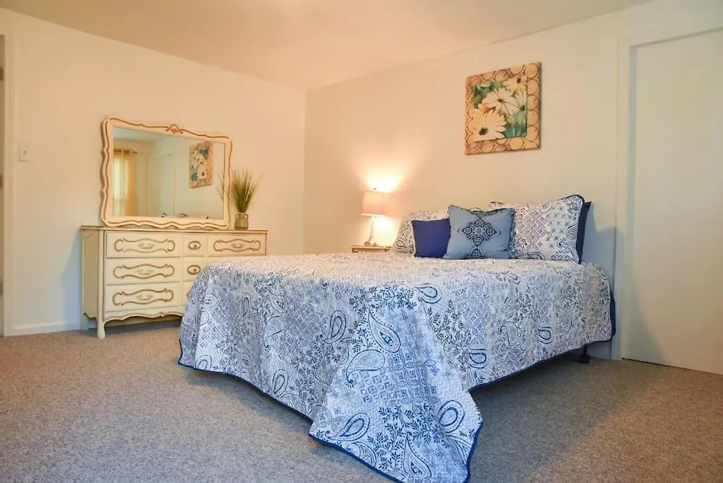 Relax & Feel At Home During Your Pittsburgh Stay Holiday home
